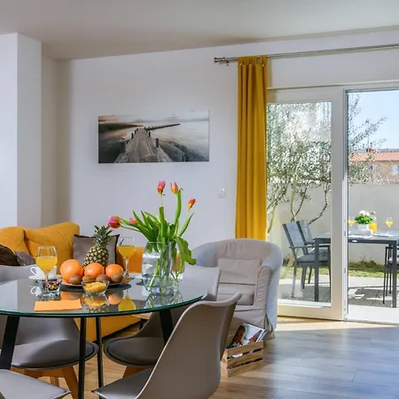 Apartment Dora In Kastanjer *
