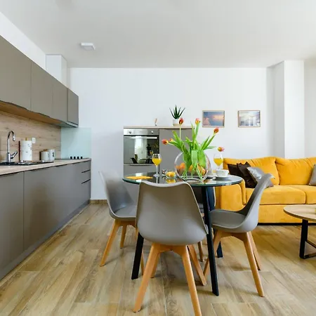 Apartment Dora In Kastanjer