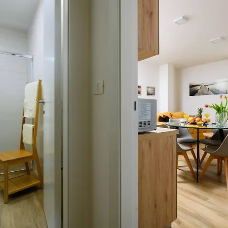 Apartment Dora In Kastanjer